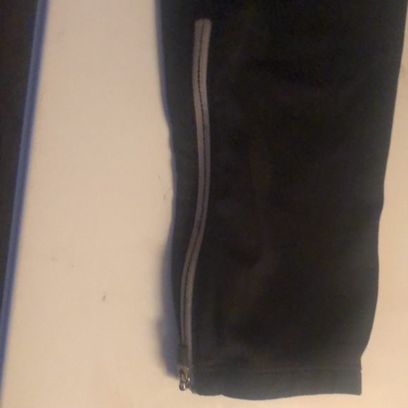 New balance gently used tights - Picture 3 of 3